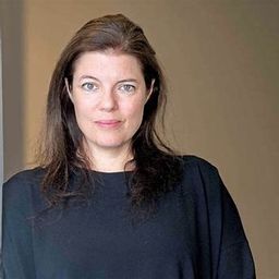 Antonia Carver — portrait