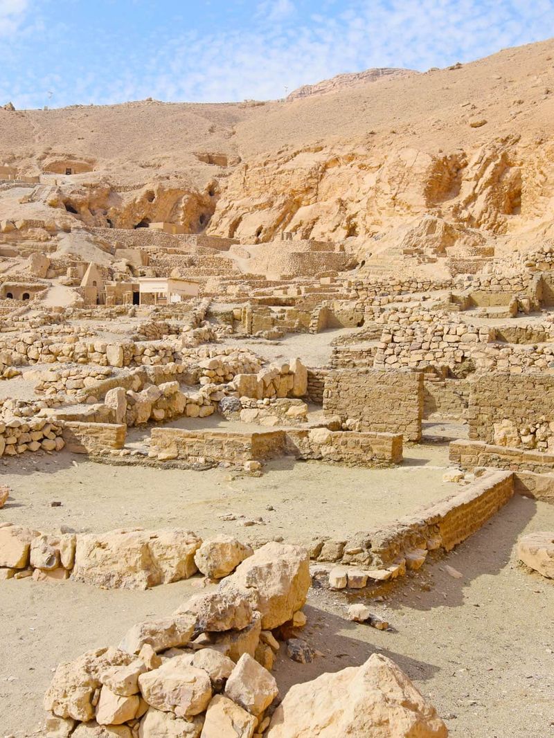 Deir el-Medina (Village of the Tomb Builders) — place