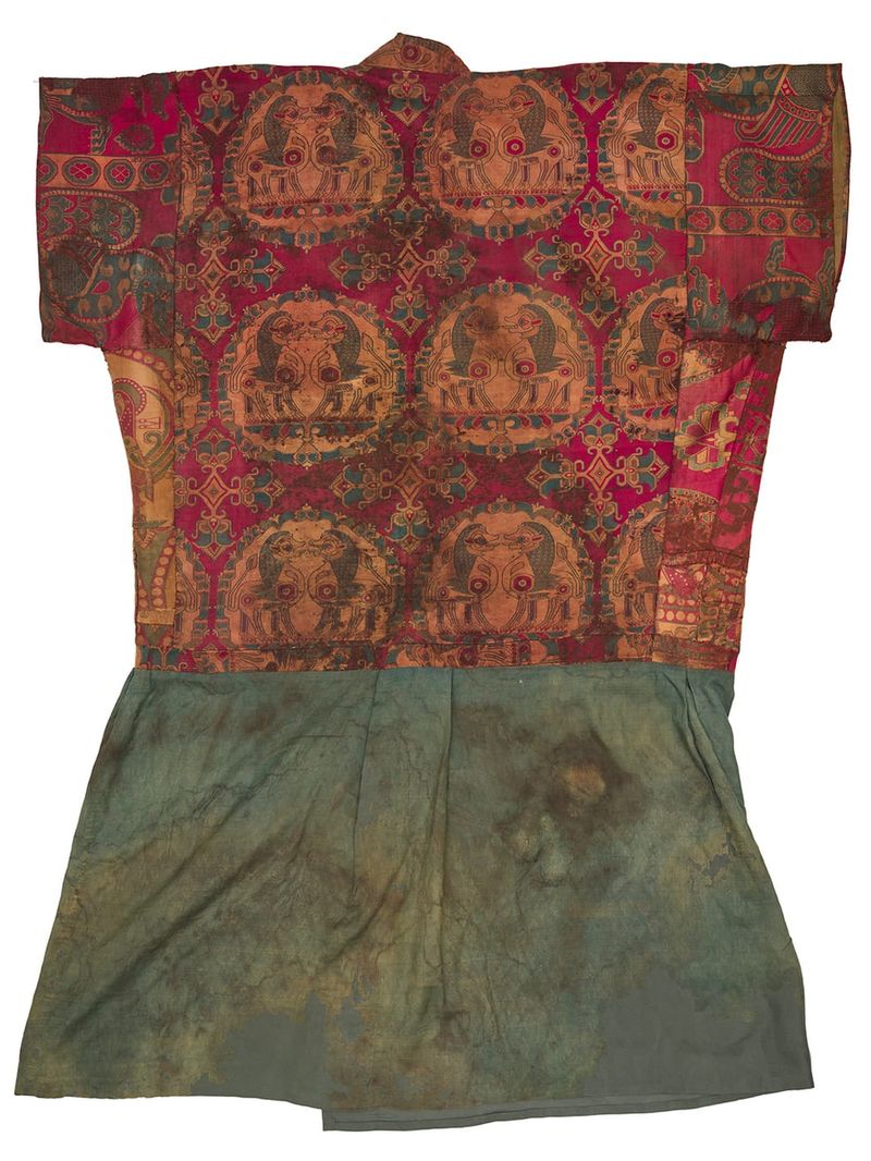Silk Robe with Confronted Lion Motif