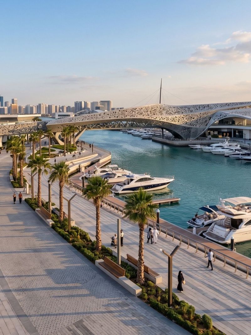 Al Qana Waterfront Promenade — place