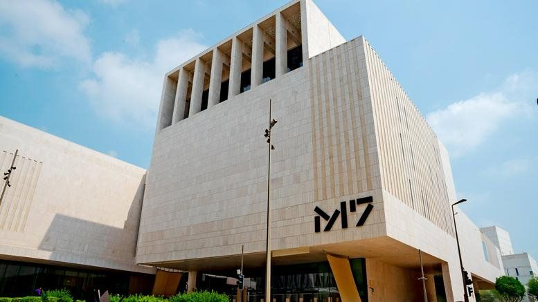 M7 — gallery cover